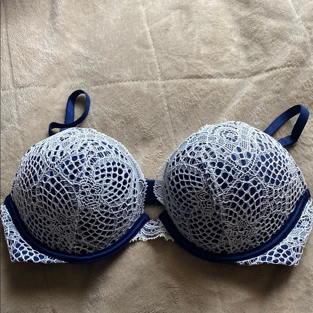 Victoria’s Secret Bombshell Bra in Navy and White